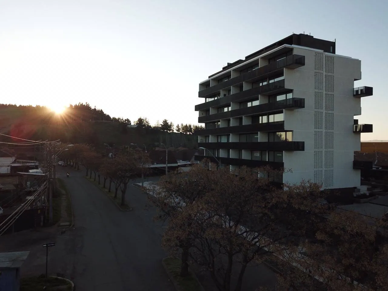 Vista de dron Edificio Rucatremo